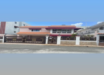 CASA  DE 3 NIVELES EN PRADO ORIENTAL