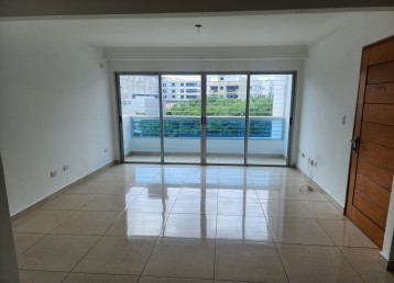 Rento apartamento con 2 parqueos en la Av. Jacobo Majluta